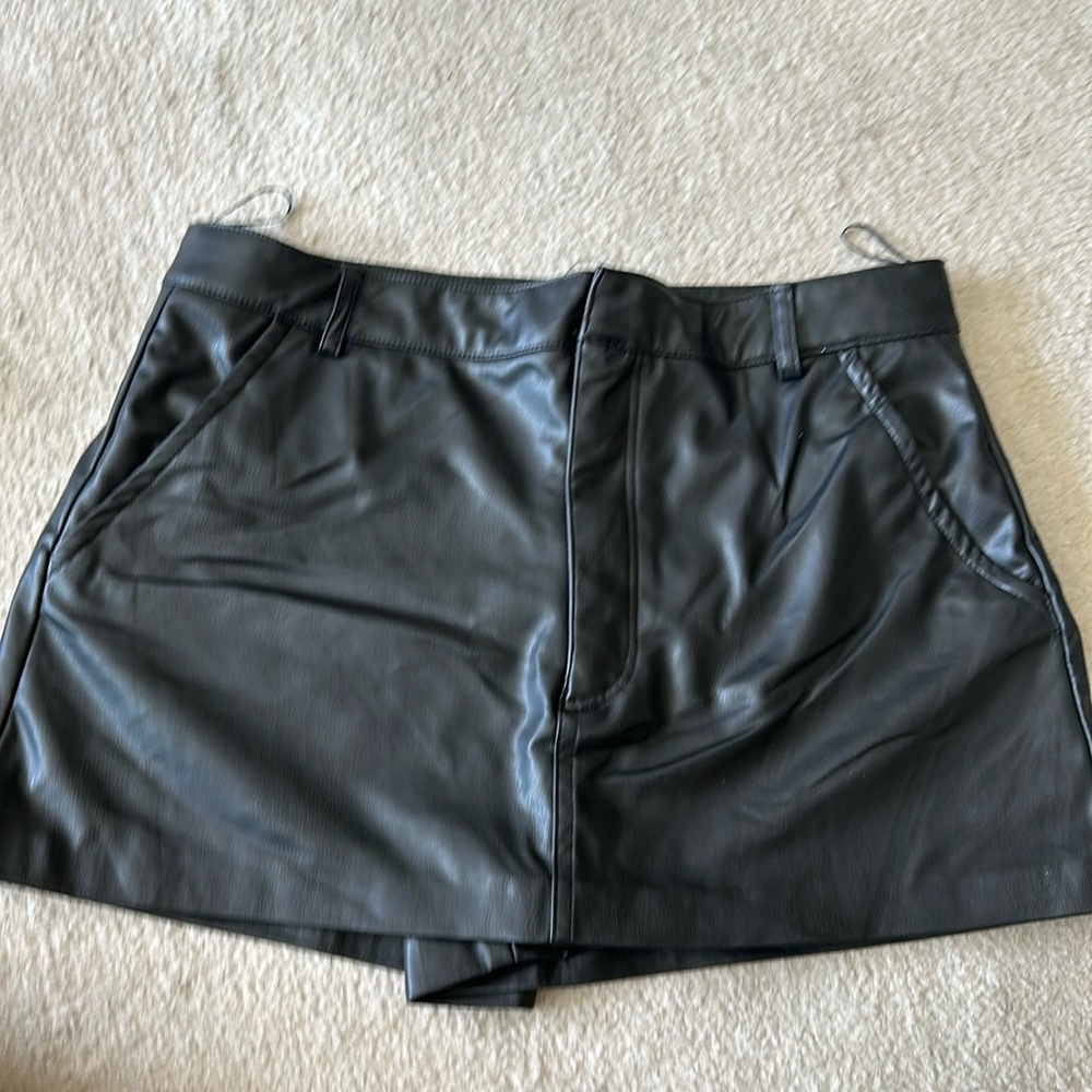 ZARA LEATHER SKORT